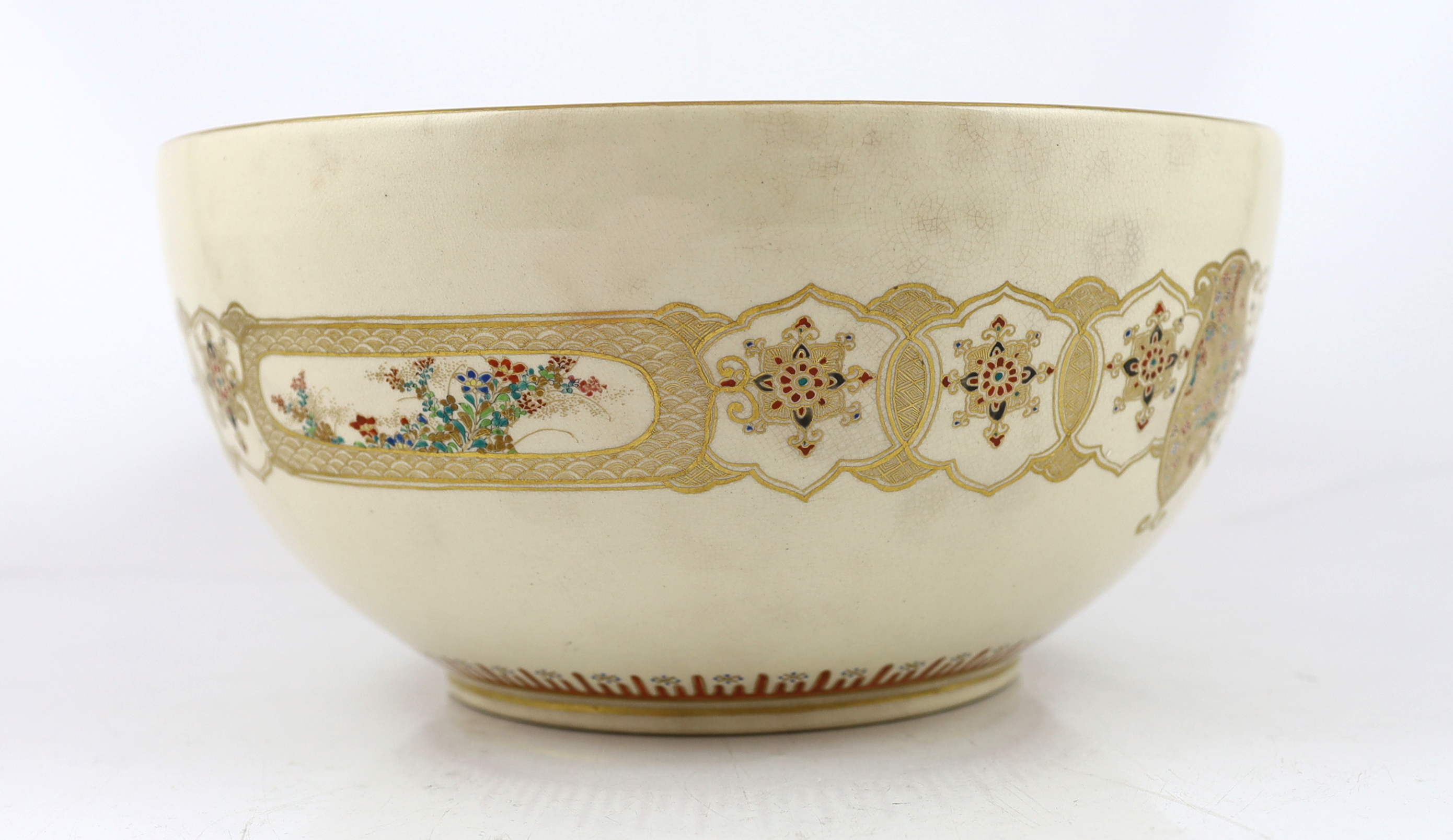 A large Japanese Satsuma bowl by Taizan, Meiji period